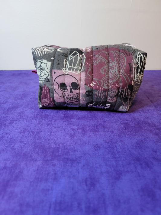 Large skull designs quilted bag